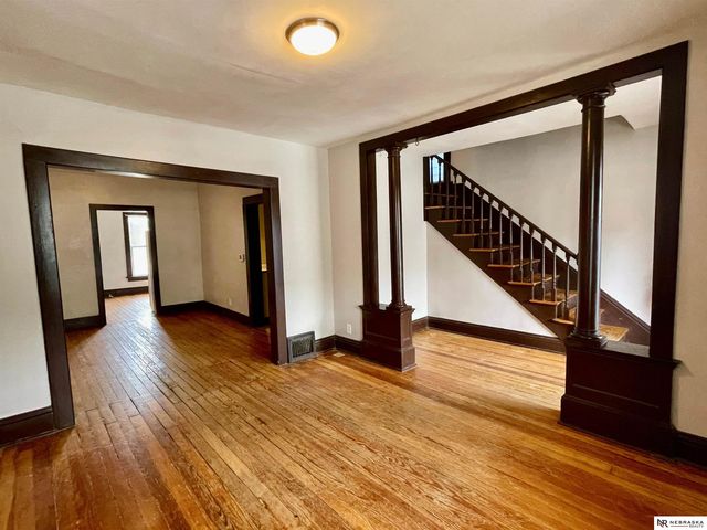 1230 S 11 Street, Omaha, NE 68108