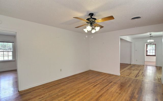 487 S CENTER ST, Collierville, TN 38017