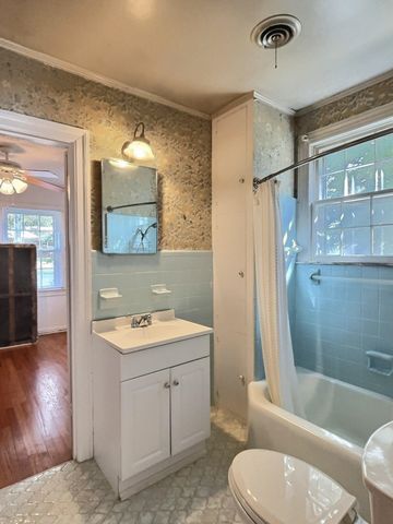 487 S CENTER ST, Collierville, TN 38017