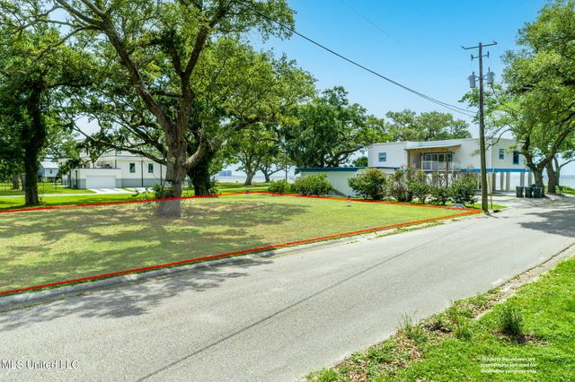 103 E Azalea Drive, Long Beach, MS 39560