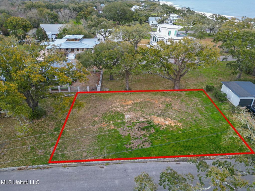 103 E Azalea Drive, Long Beach, MS 39560