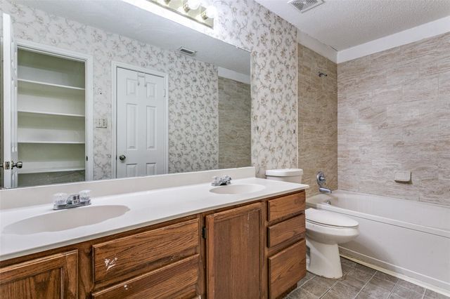 4223 Lakebend West DR, San Antonio, TX 78244