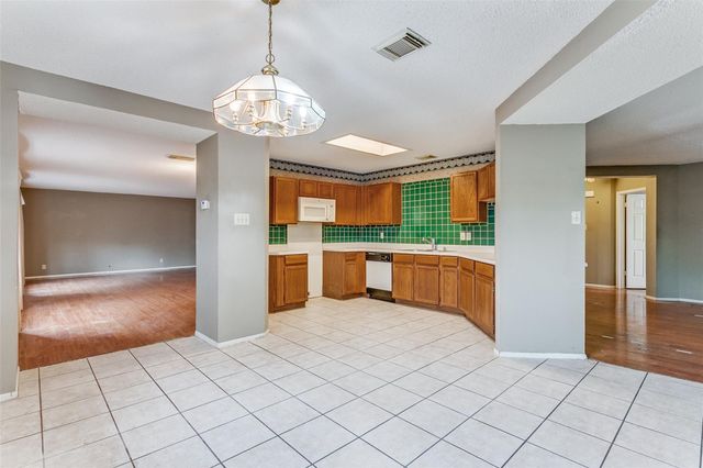 4223 Lakebend West DR, San Antonio, TX 78244