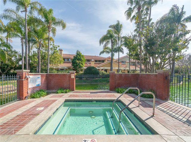 26 Sausalito Circle E, Manhattan Beach, CA 90266
