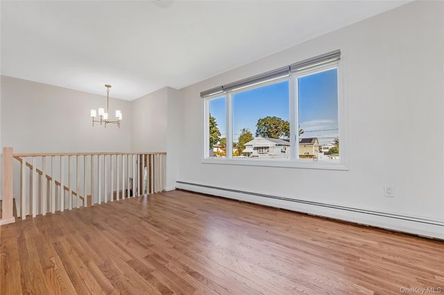 655 Molloy Street, Copiague, NY 11726