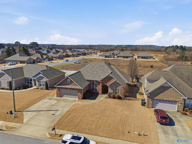 1007 Worton Grange, Decatur, AL 35603