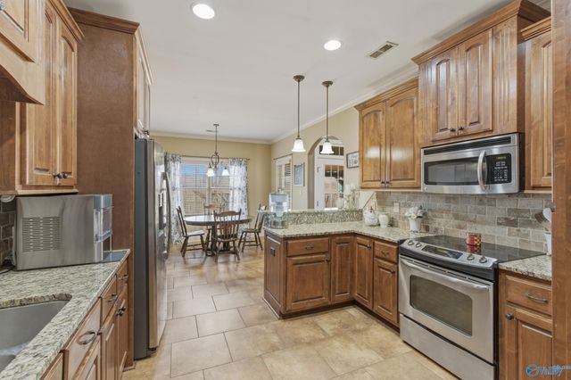 1007 Worton Grange, Decatur, AL 35603