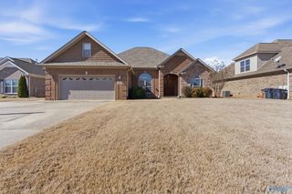 1007 Worton Grange, Decatur, AL 35603