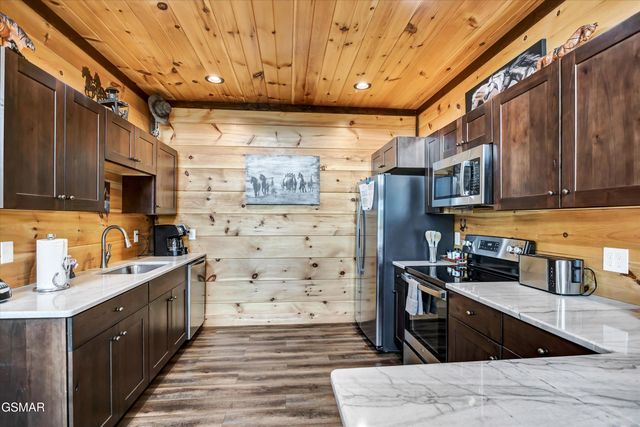 809 Wattle Blossom Way, Gatlinburg, TN 37738