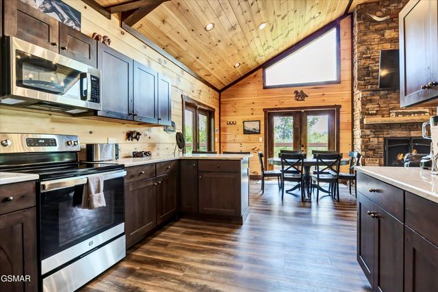 809 Wattle Blossom Way, Gatlinburg, TN 37738