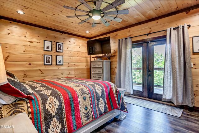 809 Wattle Blossom Way, Gatlinburg, TN 37738