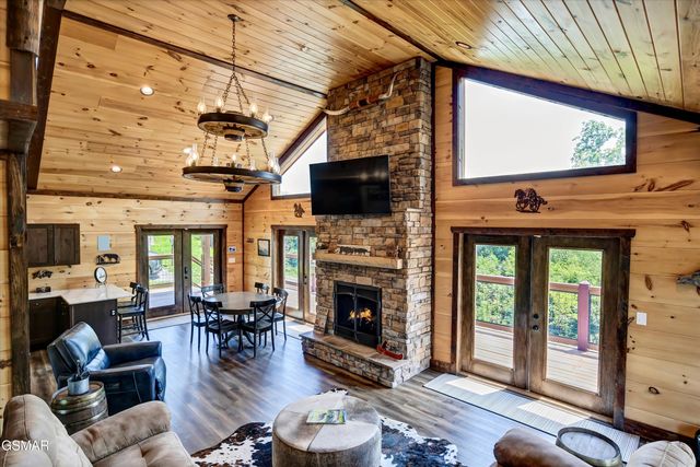 809 Wattle Blossom Way, Gatlinburg, TN 37738