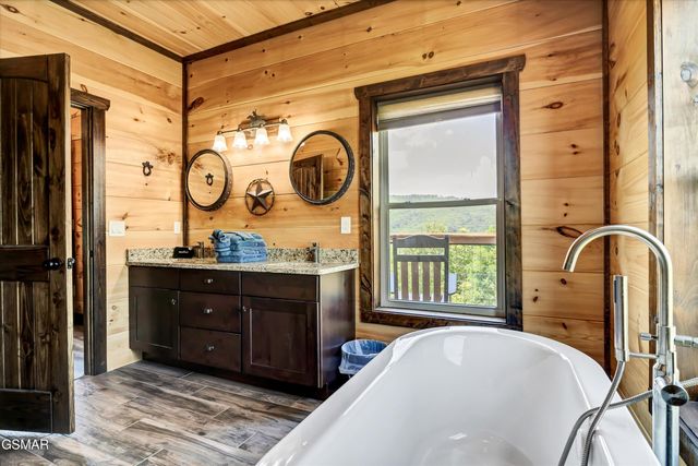 809 Wattle Blossom Way, Gatlinburg, TN 37738