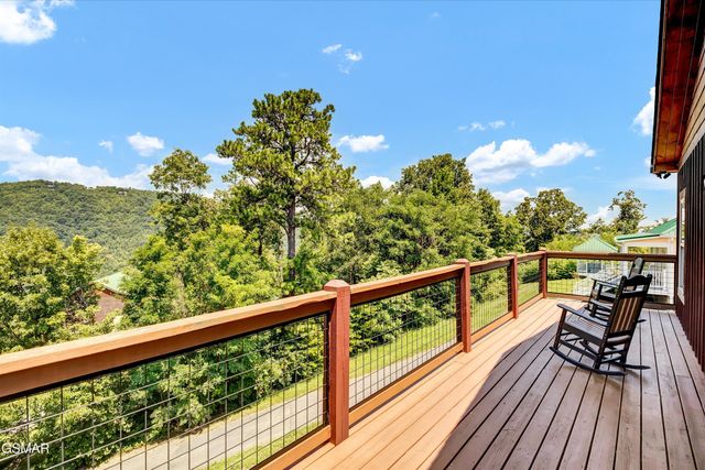 809 Wattle Blossom Way, Gatlinburg, TN 37738