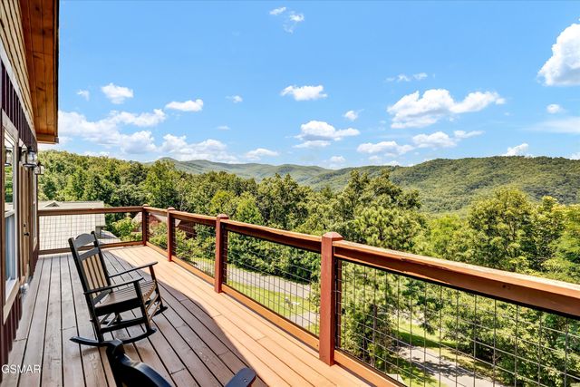 809 Wattle Blossom Way, Gatlinburg, TN 37738