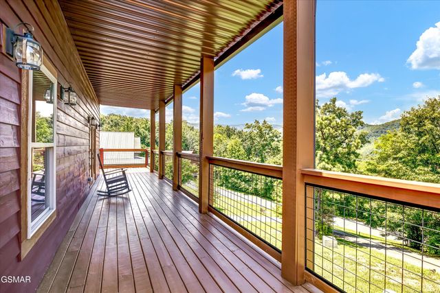 809 Wattle Blossom Way, Gatlinburg, TN 37738