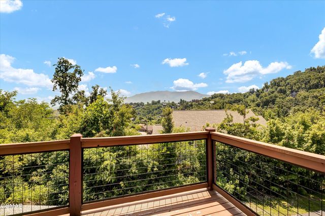 809 Wattle Blossom Way, Gatlinburg, TN 37738