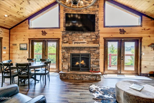 809 Wattle Blossom Way, Gatlinburg, TN 37738