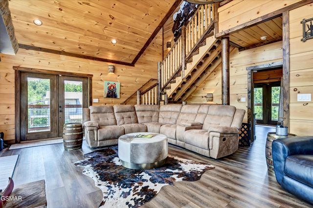 809 Wattle Blossom Way, Gatlinburg, TN 37738