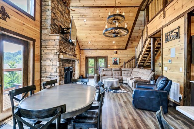 809 Wattle Blossom Way, Gatlinburg, TN 37738