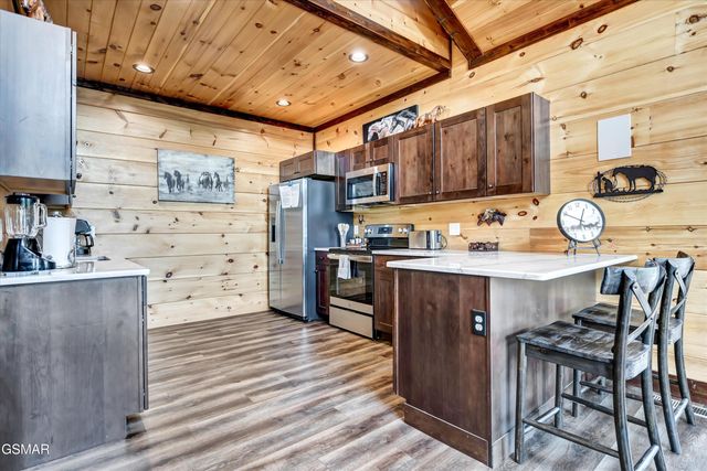 809 Wattle Blossom Way, Gatlinburg, TN 37738