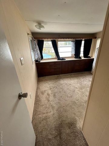 658 SOUND AVE E-5, Calverton, NY 11933