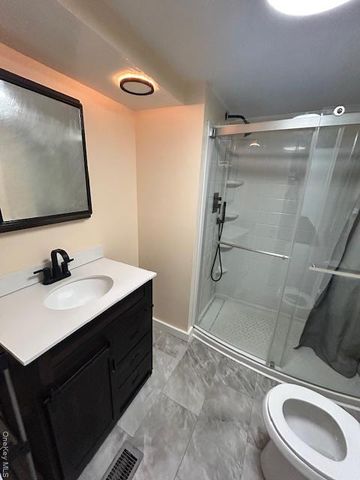 658 SOUND AVE E-5, Calverton, NY 11933