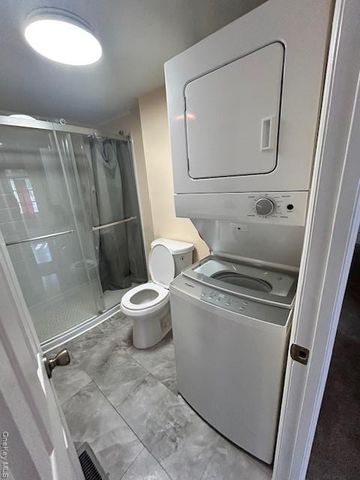 658 SOUND AVE E-5, Calverton, NY 11933