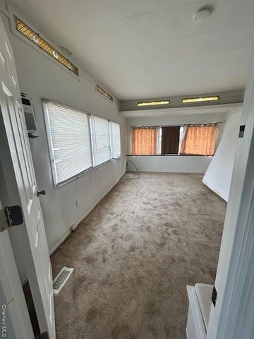 658 SOUND AVE E-5, Calverton, NY 11933