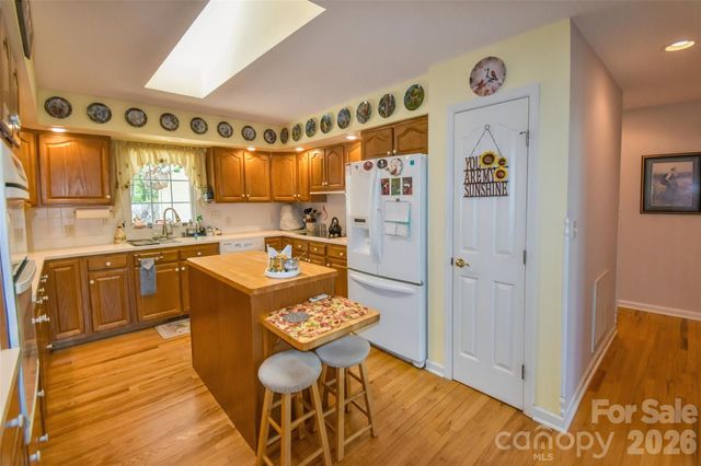 548 Thunder Road, Brevard, NC 28712