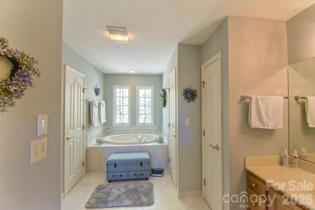 548 Thunder Road, Brevard, NC 28712