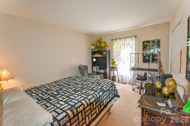 548 Thunder Road, Brevard, NC 28712