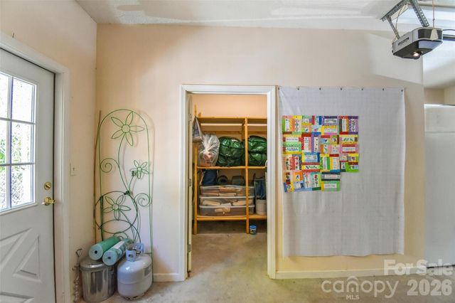 548 Thunder Road, Brevard, NC 28712