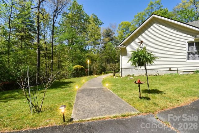 548 Thunder Road, Brevard, NC 28712