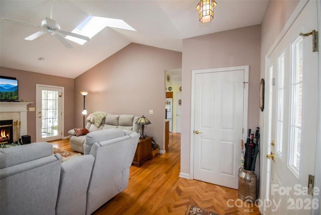 548 Thunder Road, Brevard, NC 28712