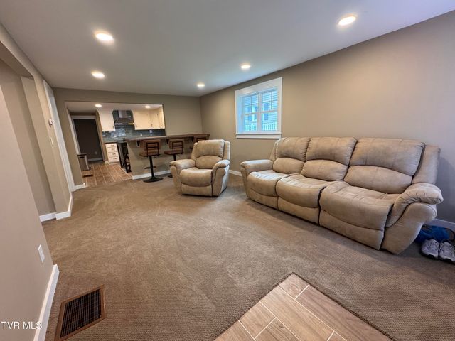 2221 Bay Street, Bristol, TN 37620