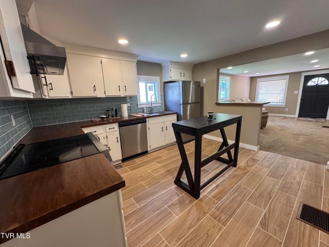 2221 Bay Street, Bristol, TN 37620