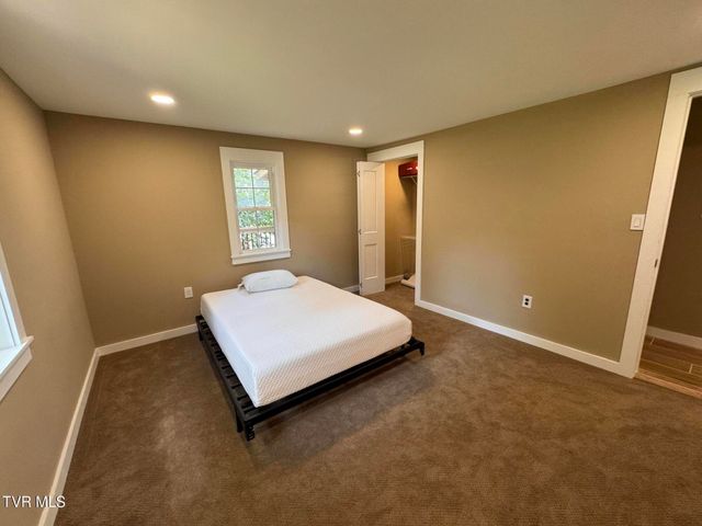 2221 Bay Street, Bristol, TN 37620