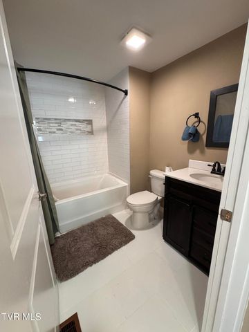 2221 Bay Street, Bristol, TN 37620