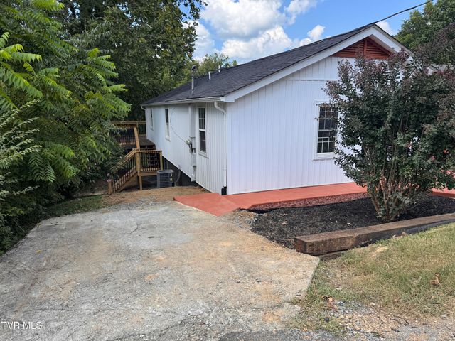 2221 Bay Street, Bristol, TN 37620