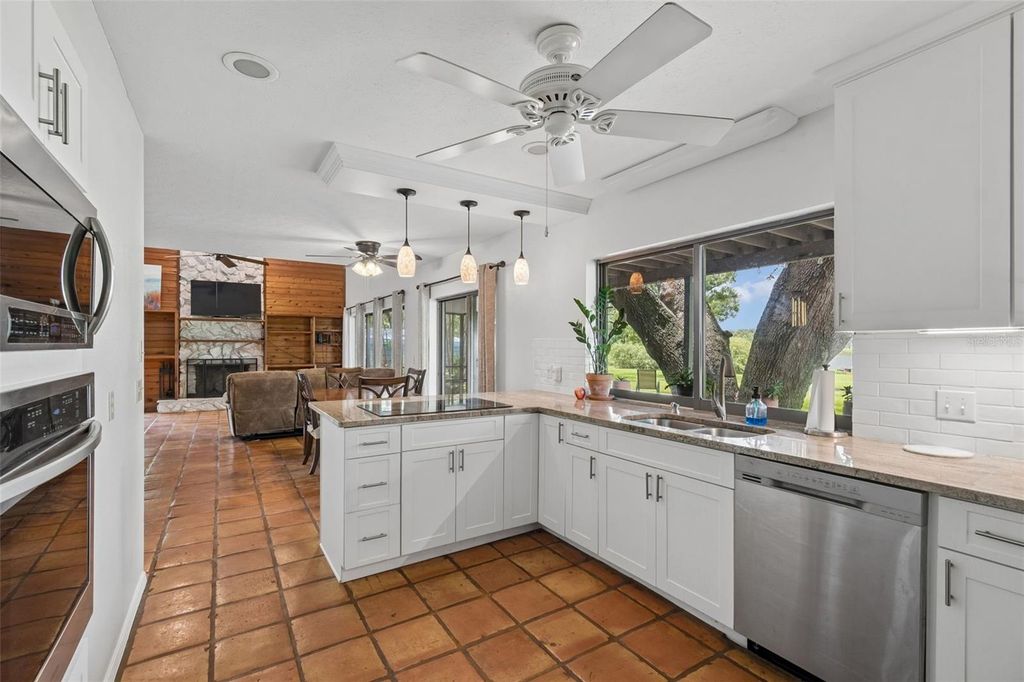 Image 19 of property listing at 1904 CAPRI ROAD, Valrico, FL 33594