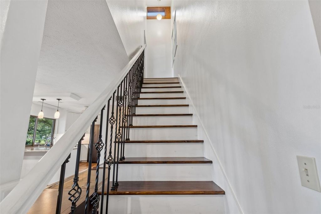 Image 24 of property listing at 1904 CAPRI ROAD, Valrico, FL 33594
