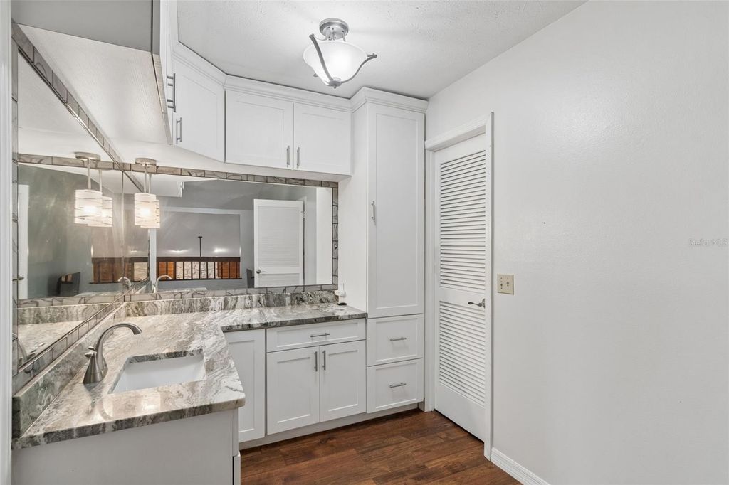 Image 37 of property listing at 1904 CAPRI ROAD, Valrico, FL 33594