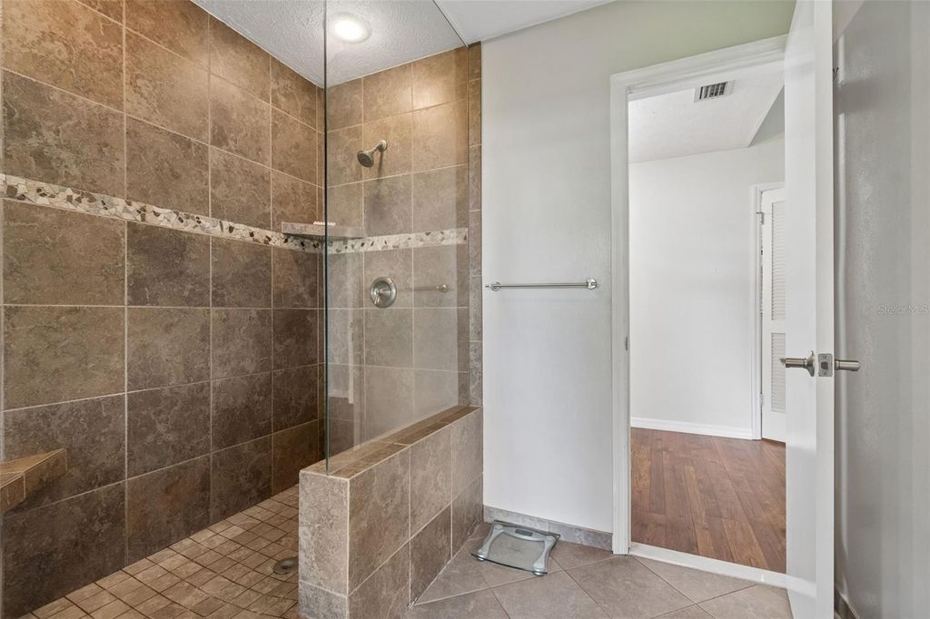Image 39 of property listing at 1904 CAPRI ROAD, Valrico, FL 33594