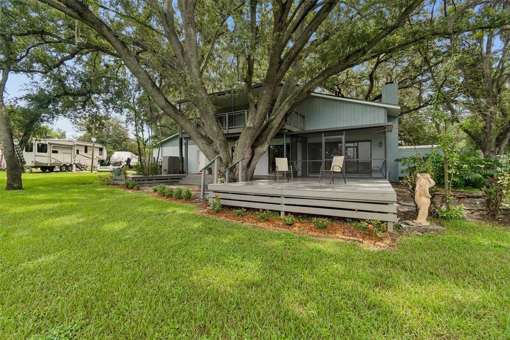 Image 52 of property listing at 1904 CAPRI ROAD, Valrico, FL 33594