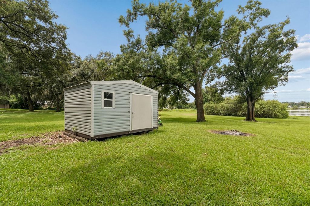 Image 60 of property listing at 1904 CAPRI ROAD, Valrico, FL 33594