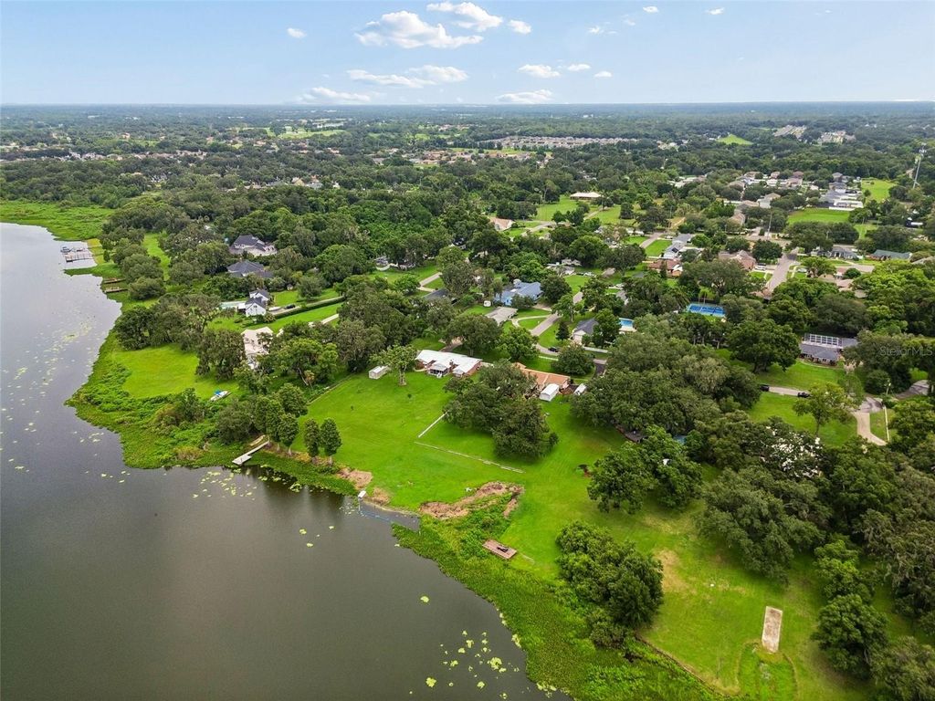 Image 70 of property listing at 1904 CAPRI ROAD, Valrico, FL 33594