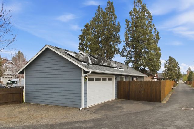 61370 Fairfield Drive, Bend, OR 97702