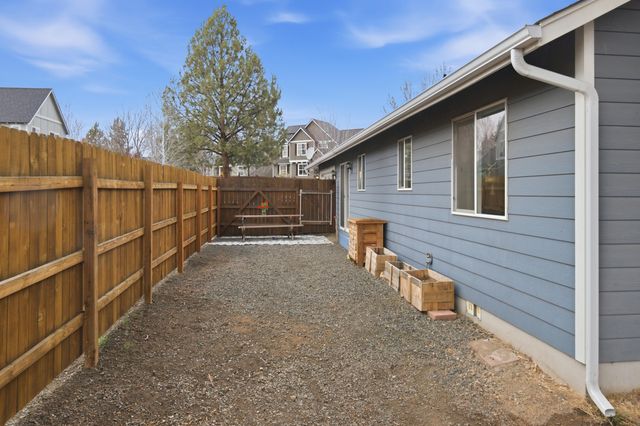 61370 Fairfield Drive, Bend, OR 97702