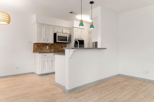 9403 Beverlyhill Street, Houston, TX 77063